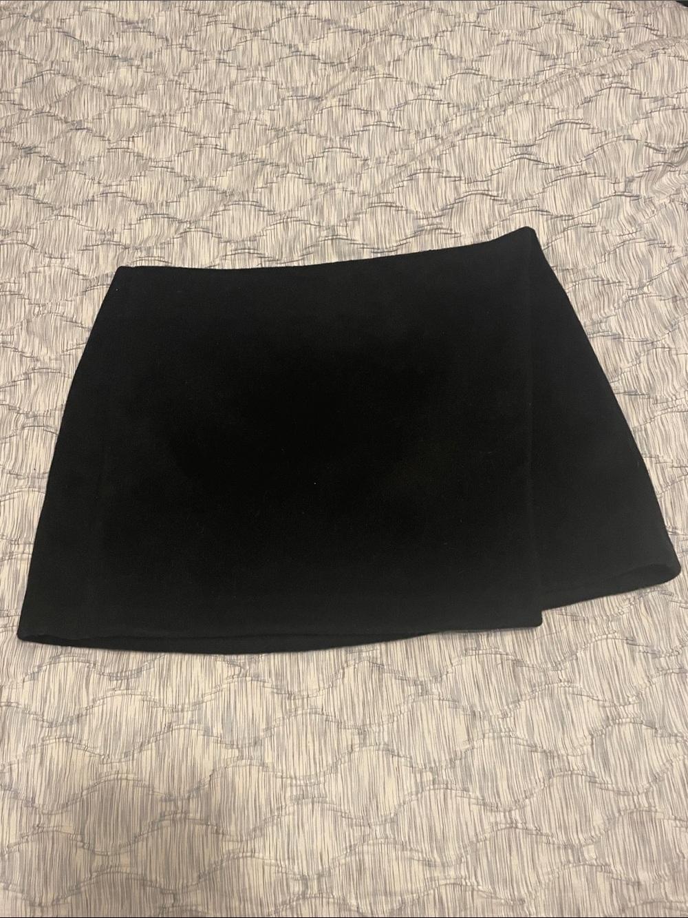 Abercrombie & Fitch Black Velvet Mini Skort
